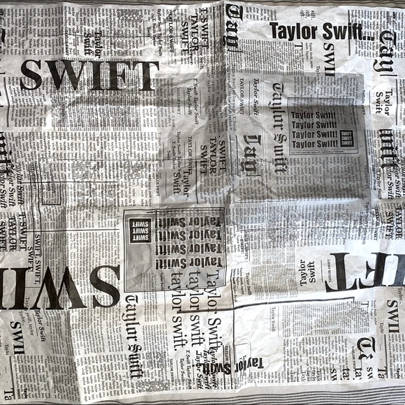 COPY[SOLD] Taylor Swift - Exclusive Polaroid Films - Picture 11 of 12